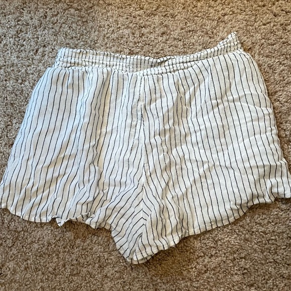 american eagle short - Picture 2 of 3